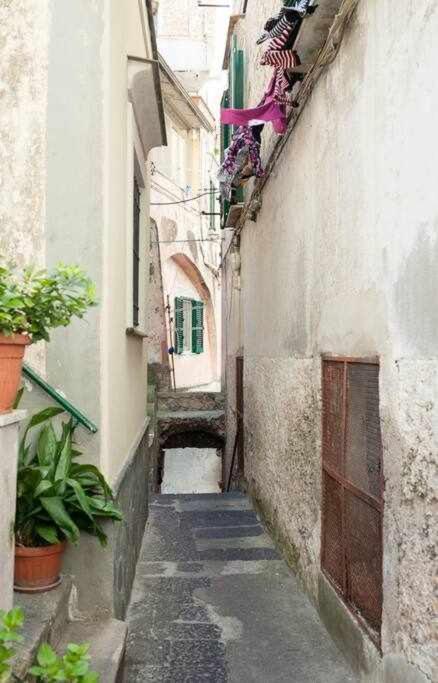 Donna Sara Appartamento In Corte Amalfitana Εξωτερικό φωτογραφία